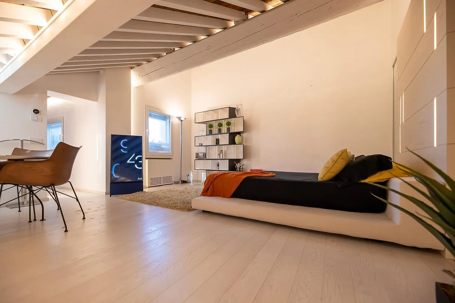Luxury Rooftop Piazza Erbe Verona contacts